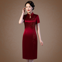 Xi mother-in-law wedding dress noble 2021 summer short middle-aged wine red mother wedding cheongsam dress foreign style young
