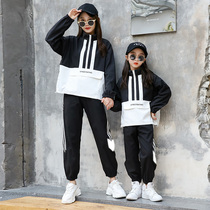 Online Red Daughter Clothing Spring Mother Women Dress Night-time Reflective Suit Ocean Gas Spring Autumn Han Edition Mother-son Sports Two Sets Tide