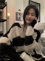 Xiaoxi owl 2021 autumn and winter New retro soft waxy lazy wind black and white stripes contrast loose sweater women
