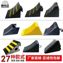Large car with triangular wood stop dever parking non-slip wheel positioning pad wood stopper for large truck wedge