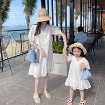 Spring tour pro-dress big code Fat mother 200 catty woman dress foreign air dress white v collar hollowed-out princess dress