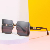 2023 New female HD large frame cutting edge anti - UV flash shade fashion sunglasses shake the same sunglasses