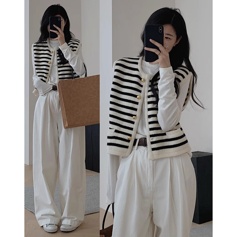 Xiaoxiangfeng Black and White Stripe Sleeveless Knitted Vest Coat Women's Spring and Autumn Cardigan Outerwear Sweater Vest
