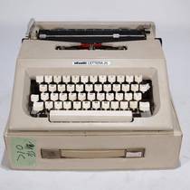 Cheng Xiaantang Western antiques old-fashioned lover Olivetti mechanical English typewriter function OK industrial wind pendulum