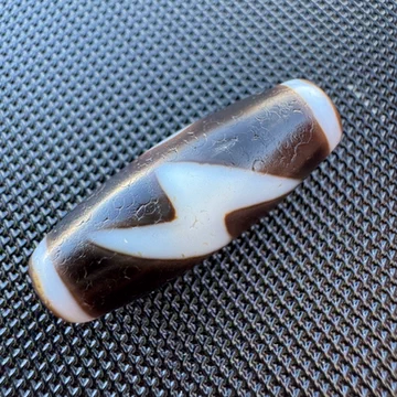 高級 閃電五眼天珠 至純瑪瑙 馬蹄紋155 閃電五眼至純天珠37.7㎜ \u2013 天然石屋 優月堂