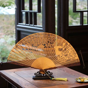 蘇州檀香　扇子 ㉕【美品】高級中国蘇州檀香扇 白檀 透かし彫り アンティーク