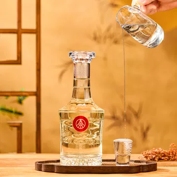 五粮液 2022年製　500ml Amazon.co.jp: 五粮液 (ごりょうえき) 透明瓶 52度 500ml : 食品