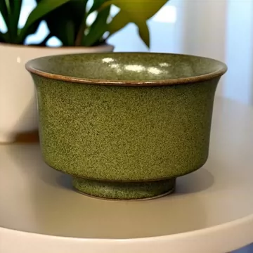 蕎麦釉 茶葉末釉水盤 中国古玩 中国美術 唐物 擺件 A fine and rare teadust-glazed handled vase, Seal mark and