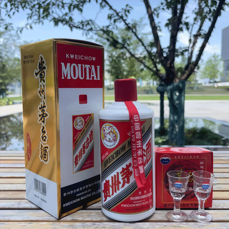 茅台酒　空瓶　飛天　送料込み0413 Amazon.co.jp: 飛天牌 貴州茅台酒 (キシュウマオタイシュ) 特製
