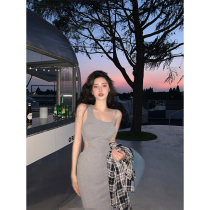 Frozen clay frost grey temperament suspender knit dress womens design sense French high-end slim wrap hip skirt