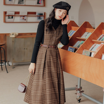 Set 2021 new women aged foreign sweaters knitted base shirt strap tweed dress two-piece set