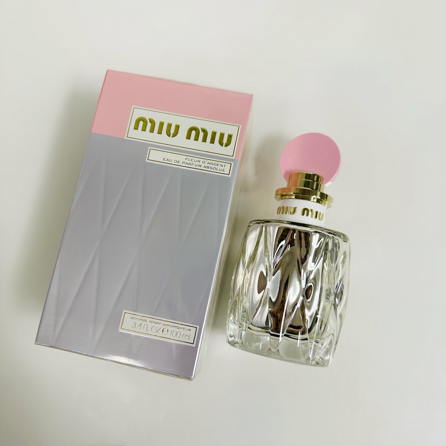 停产Miu Miu四代香水怎么用？银粉盖莹铃香适合什么场合？_香水_淘宝美妆网