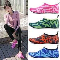 Diving shoes and socks Korean new socks snorkeling swimming shoes beach socks shoes men and women snorkeling wading river tracing soft shoes non-slip