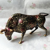 Imported Pakistani handicrafts bronzes copper carvings lacquer bullfighting copper bull Copper home accessories ornaments