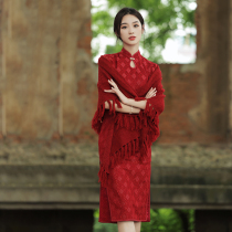Red cheongsam shawl jacket 2021 high-end retro Republic of China wind tassel cloak outside Cardigan spring and autumn women