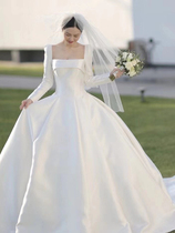 French satin light main wedding dress 2021 new autumn bride long sleeve temperament retro big tailing simple court style