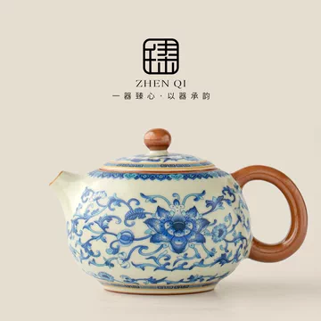 ※中国古美術/青花纏枝蓮弁紋蓋付文壺/(底款:大清康熈年製) 中国古美術/青花纏枝蓮弁紋蓋付文壺/(底款:大清康熈年製)