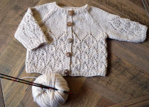 Winter cardigan Childrens coat Sweater stick needle text description translation Weaving illustration Non-finished product