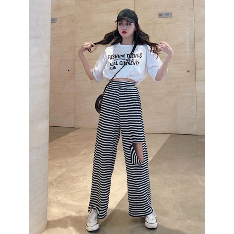 Net Red Suit Two Suits Summer 2019 New Fashion Printed Short-sleeved T-shirt + Stripe Hole Broad-legged Pants