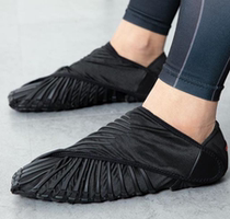 Outdoor wrap shoes non-slip wading sandals female portable bat shoes wrap shoes five finger shoes wrap cloth naked running shoes men