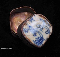 Rouge box jewelry box handmade carved Deyin blue and white porcelain handicraft old old porcelain box silver ingot box ingot box
