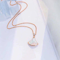 Light luxury small skirt fan pendant sterling silver shell necklace female 18K rose gold choker White Fritillaria gift