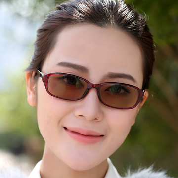 变色眼镜 近视平光护目女士款户外防辐射紫外线超轻平光镜