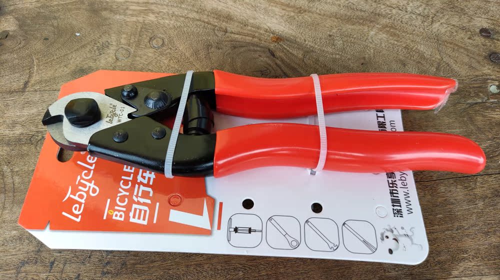 Bicycle wire line core wire cutter