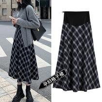 Pregnant women autumn clothes 2021 new outer wear spring and autumn pregnant women plaid tide mother thin loose Western style pregnant women skirt women