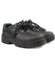 Shida FF0001 basic multi-function safety shoes protect the toes against smashing and piercing