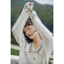 du French retro art thin thin wool embroidery lapel knitted sweater cardigan Womens Small coat
