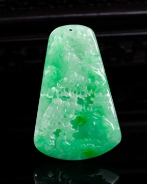 翡翠 高氷種 山水牌 精工神仏彫刻 長方形 明緑白透明石 水頭良好 手彫 贈答用 翡翠 高氷種 山水牌 精工神仏彫刻 長方形 明緑白透明石 水頭