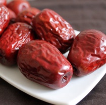 Xinjiang Hetian Jade jujube is not Ruoqiang gray jujube Xinjiang jujube 500 grams of thick flesh nuclear small to eat directly