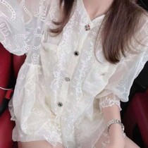 European station summer bubble sleeve fashion chic lace Korean version of the top with shorts temperament sweet female suit
