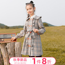 Foreign style girls plaid trench coat spring and Autumn fashionable childrens 2021 new long-sleeved top in the big childrens thin section tide childrens clothing
