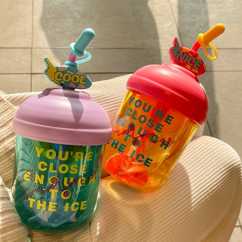 Вместительный и большой высококачественный пластиковый стакан для школьников, портативная палочка для смешивания, популярно в интернете