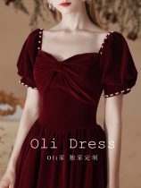 Oli Family Retro Dinner Long Dress Womens Velvet 2022 Bridal Gown Toast Wedding wedding back door Bubble Sleeves Red