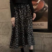 European Station black floral skirt female spring and autumn 2021 new long a-shaped loose pleated skirt