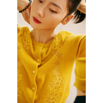 Bug retro fascication hollow flower embellishment French wool cashmere grandma knitted cardigan tricolor fixed spinning