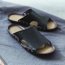 Slippers mens summer Korean version of the male room Drag Men Outdoor Cool Towed Beach Drag Genuine Leather Tide Drag Outer Wear and Semi tug Mens slippers