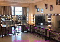 Professional studio makeup table with lamp Studio makeup mirror table Training school Wrought iron makeup table Crew dresser
