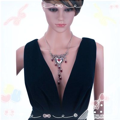 taobao agent Japanese Lolita Gothic Wind Punk Anime two -dimensional red dripping oil rhinestone necklace Christmas pendant neck