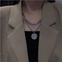 Light luxury niche design sense ins hip hop pendant necklace female summer wild accessories men tide decoration collarbone sweater chain