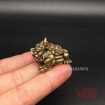 Copper gold toad small piece of solid brass tripod gold tocopper piece of antique microscopic antiques playing old bronze