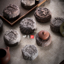 Jingdezhen old things ceramic cover set tea mat Auspicious tea pet can raise pot cover Solid paperweight stone tea mat