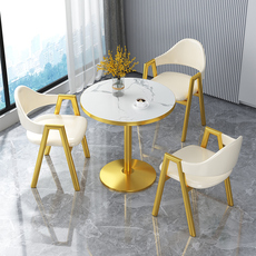 Стол обеденный