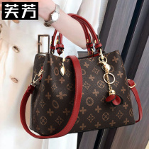  Handbag womens large capacity 2021 new trendy fashion light luxury bag design sense wild leather shoulder messenger bag