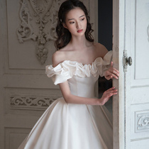 One shoulder satin light wedding dress 2021 new French court style bride main yarn high sense temperament simple tail