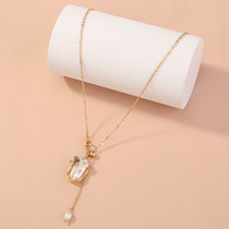 Niche design handmade Chinese style retro court pearl long pendant necklace female clavicle chain necklace fashion