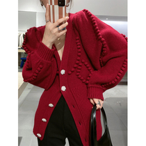 Pearl buckle handmade ball ball knitted cardigan womens winter thickened age-reducing foreign atmosphere premium Christmas red sweater coat